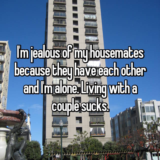 Situations That You Can Face When You Live With A Couple