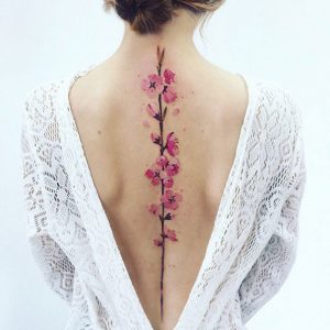 spine-tattoo-ideas-designs-30-5ac39665af9b3__605 (1)