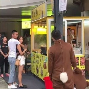 man-travels-2400km-wears-bear-costume-to-surprise-gf-sees-her-in-another-guys-arms-instead-world-of-buzz
